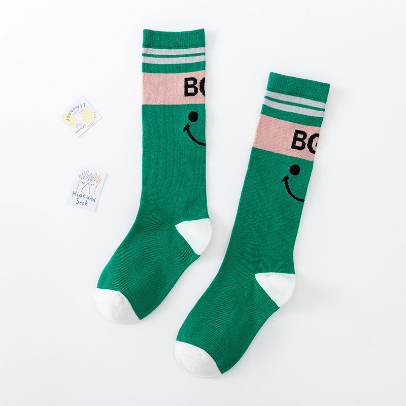 زجاجة مياه صغيرة وأنيقة على شكل دب باندا بني مع حزام