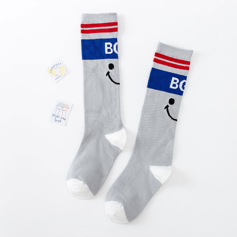 زجاجة مياه صغيرة وأنيقة على شكل دب باندا بني مع حزام