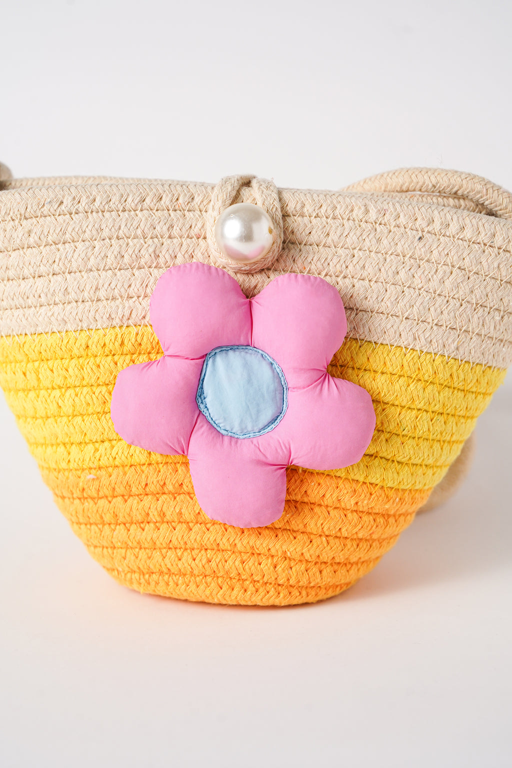 حبال منسوجة صغيرة وأنيقة