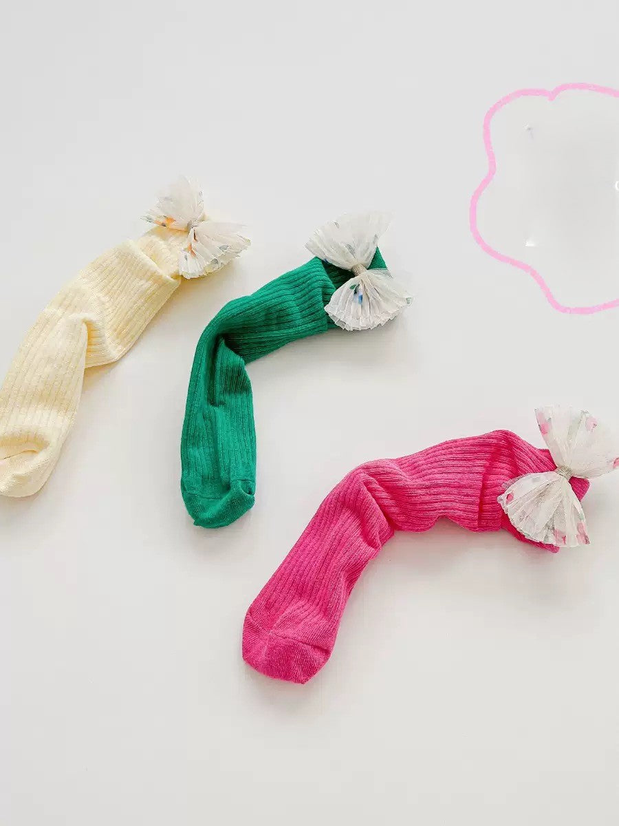 Elegant Ribbed Socks with Floral Tulle Bow