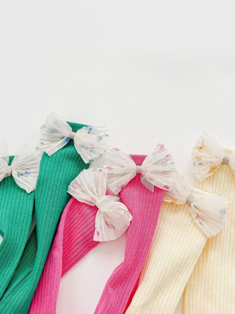 Elegant Ribbed Socks with Floral Tulle Bow