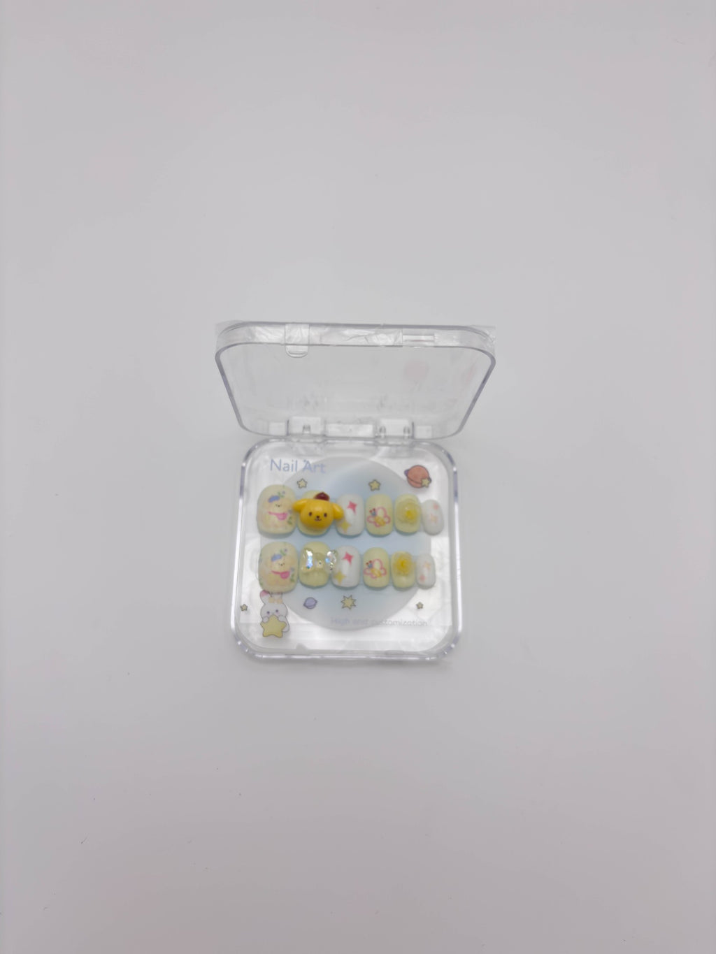 زجاجة مياه صغيرة وأنيقة على شكل دب باندا بني مع حزام