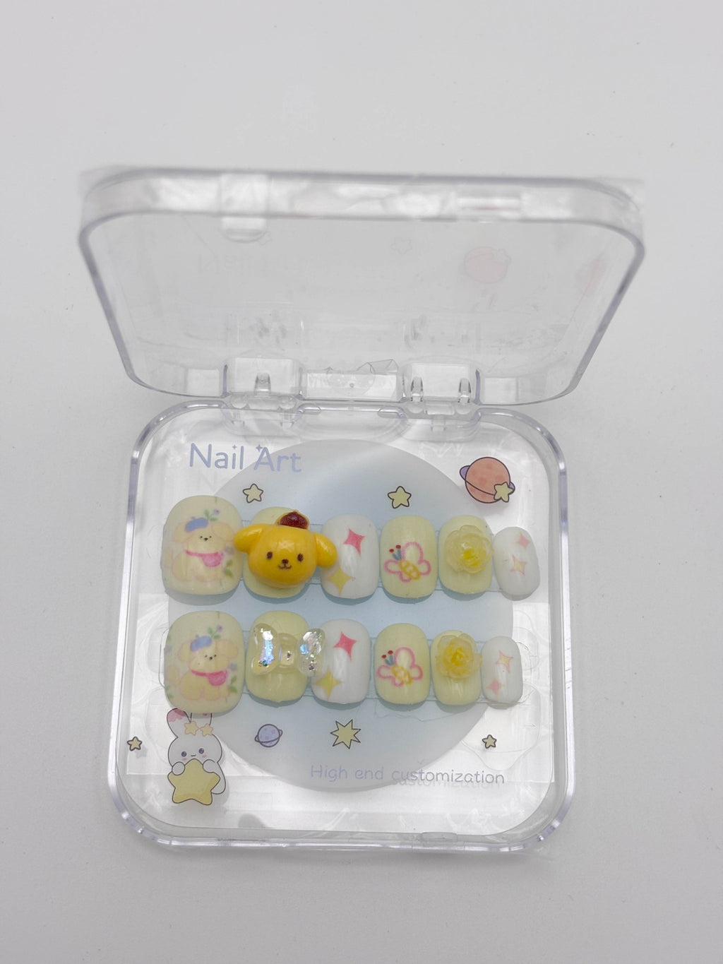 زجاجة مياه صغيرة وأنيقة على شكل دب باندا بني مع حزام