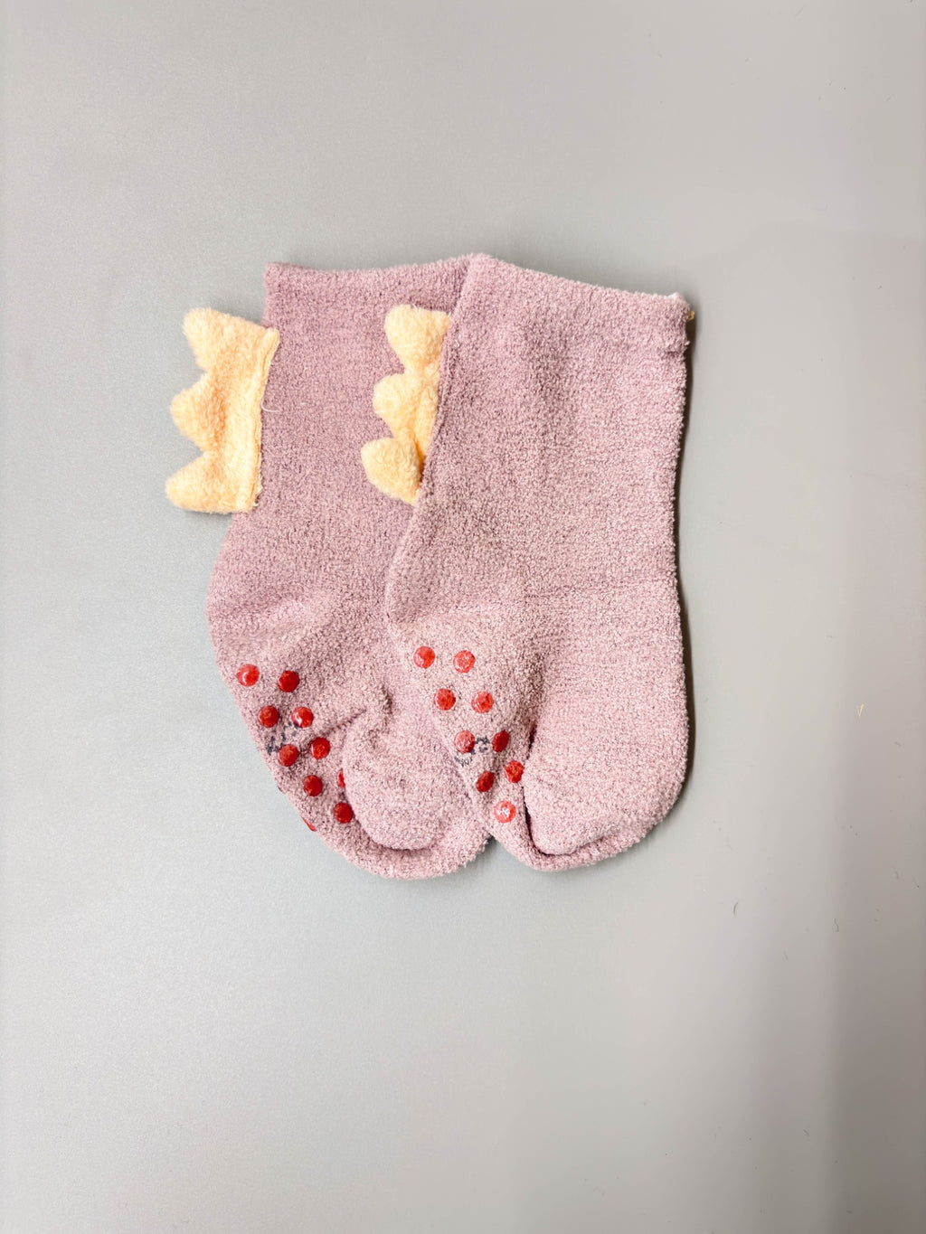 زجاجة مياه صغيرة وأنيقة على شكل دب باندا بني مع حزام