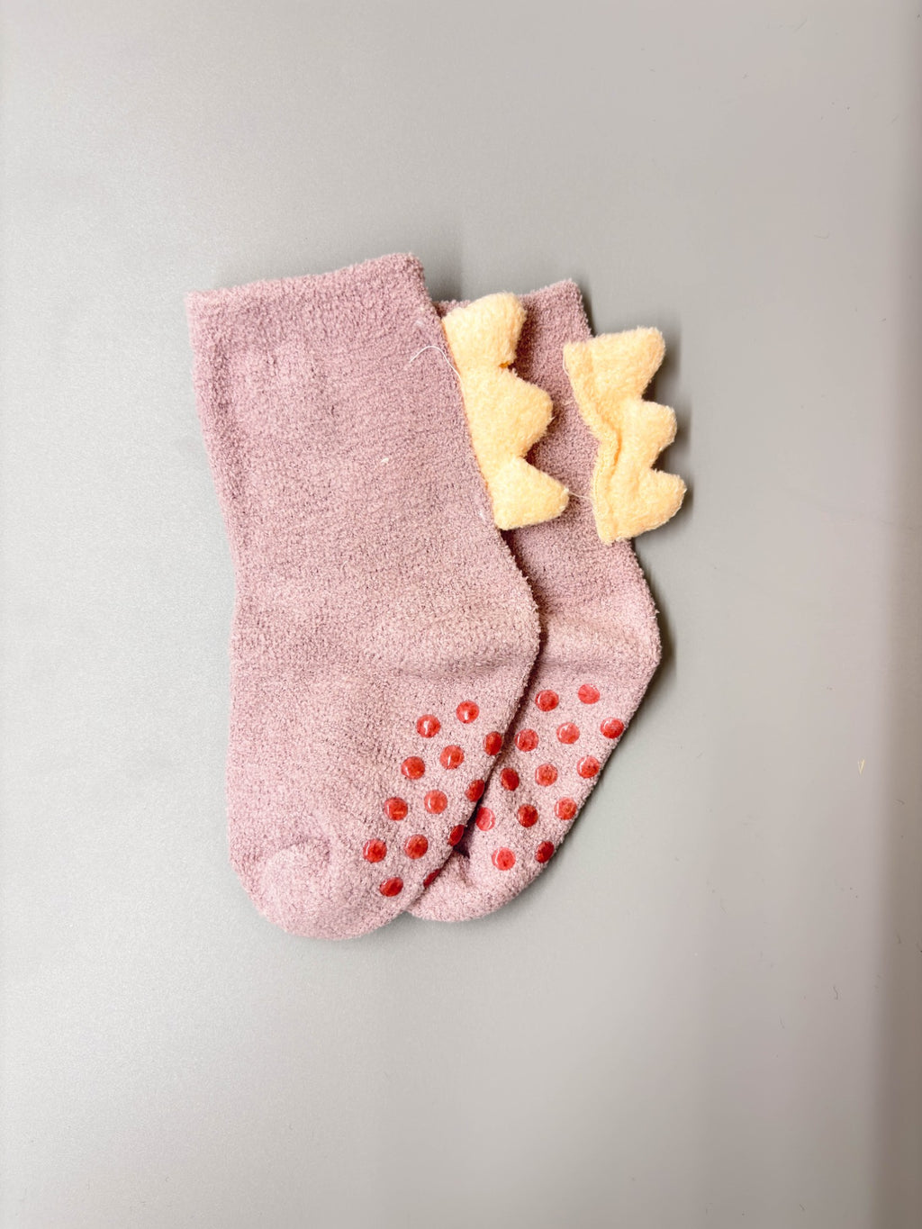 زجاجة مياه صغيرة وأنيقة على شكل دب باندا بني مع حزام