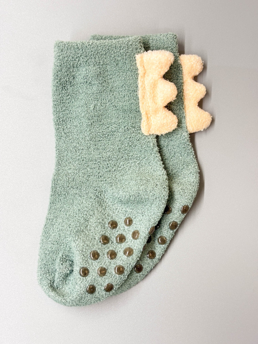 زجاجة مياه صغيرة وأنيقة على شكل دب باندا بني مع حزام