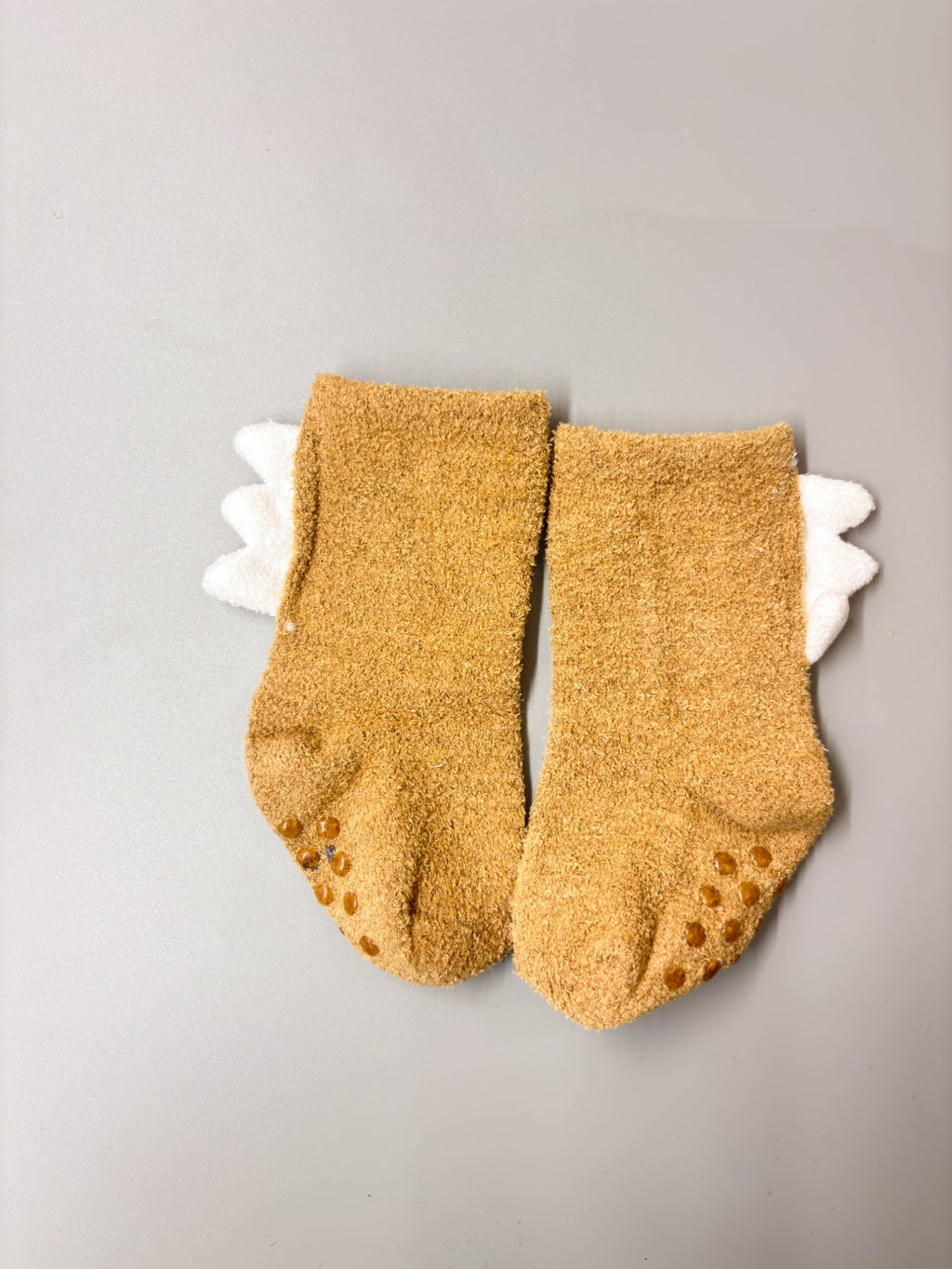 زجاجة مياه صغيرة وأنيقة على شكل دب باندا بني مع حزام