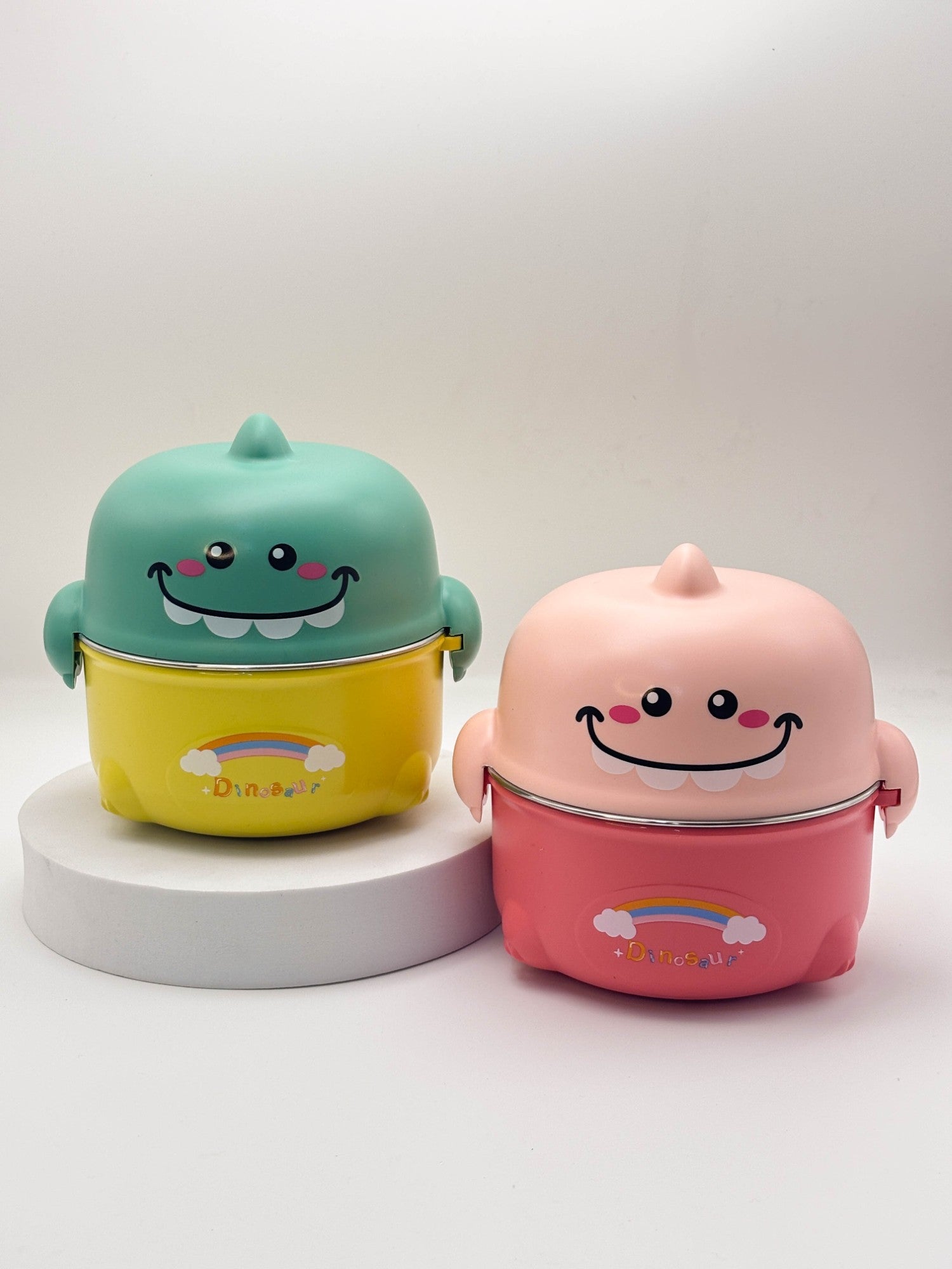 زجاجة مياه صغيرة وأنيقة على شكل دب باندا بني مع حزام