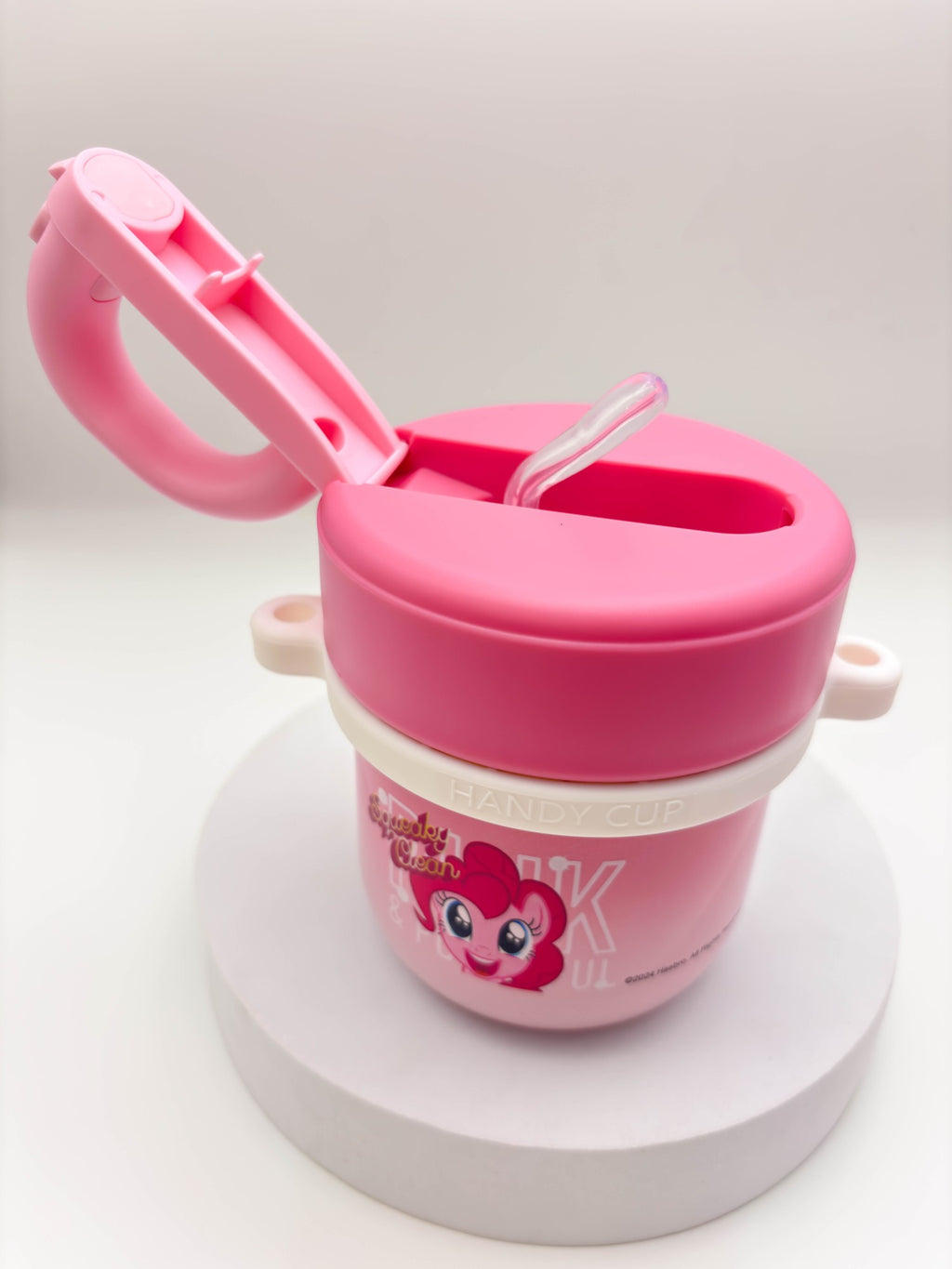 زجاجة مياه صغيرة وأنيقة على شكل دب باندا بني مع حزام