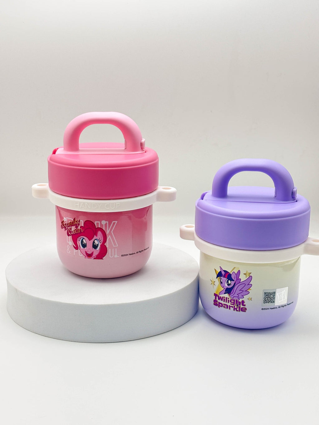 زجاجة مياه صغيرة وأنيقة على شكل دب باندا بني مع حزام