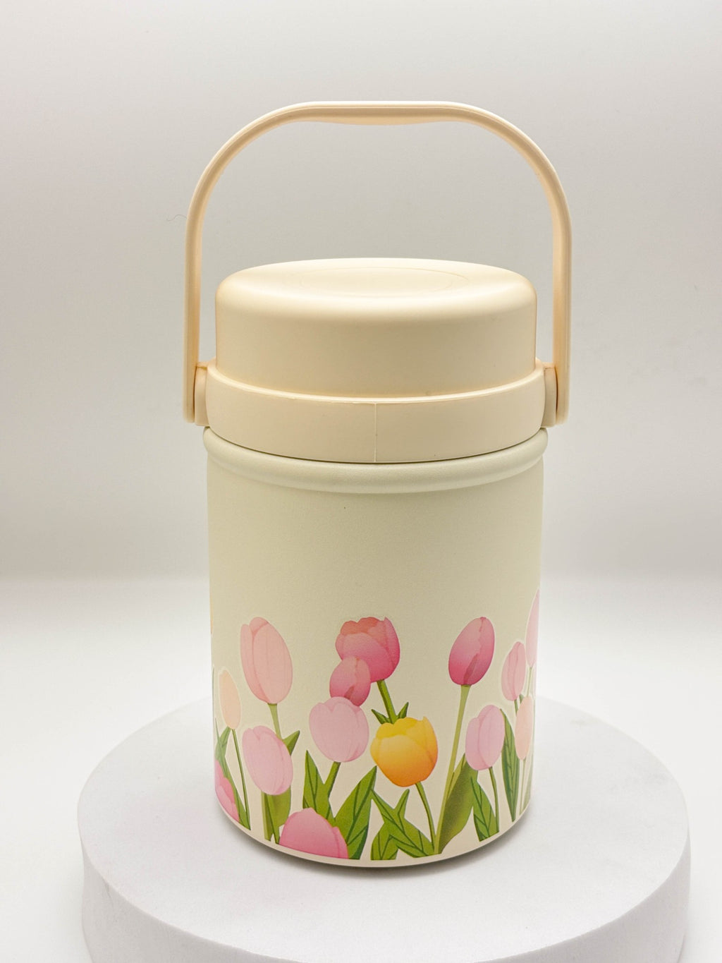 زجاجة مياه صغيرة وأنيقة على شكل دب باندا بني مع حزام