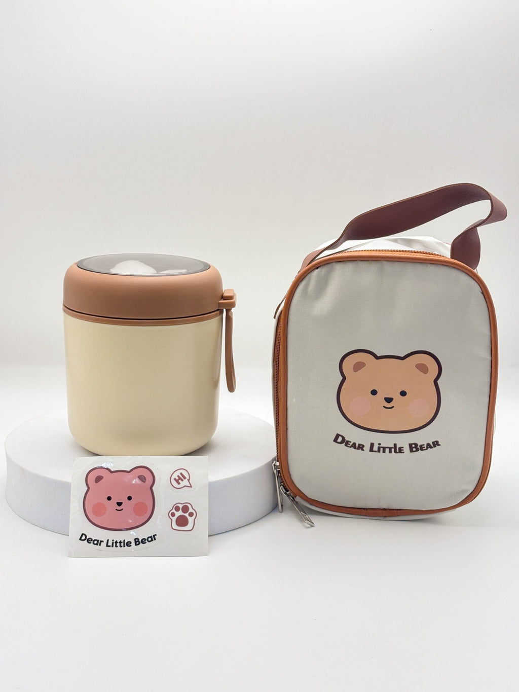 زجاجة مياه صغيرة وأنيقة على شكل دب باندا بني مع حزام