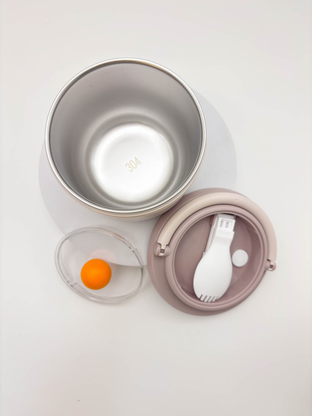 زجاجة مياه صغيرة وأنيقة على شكل دب باندا بني مع حزام