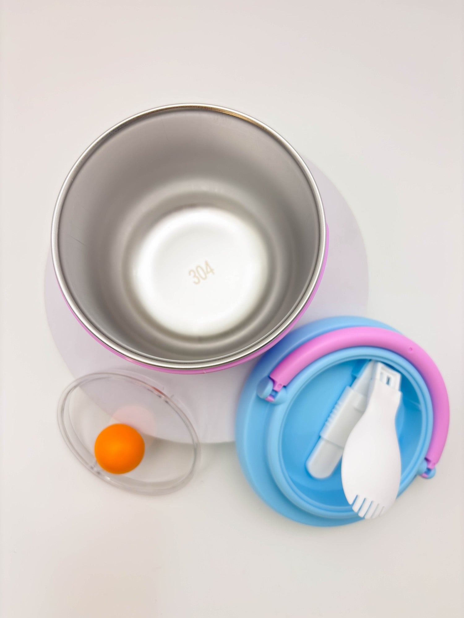 زجاجة مياه صغيرة وأنيقة على شكل دب باندا بني مع حزام