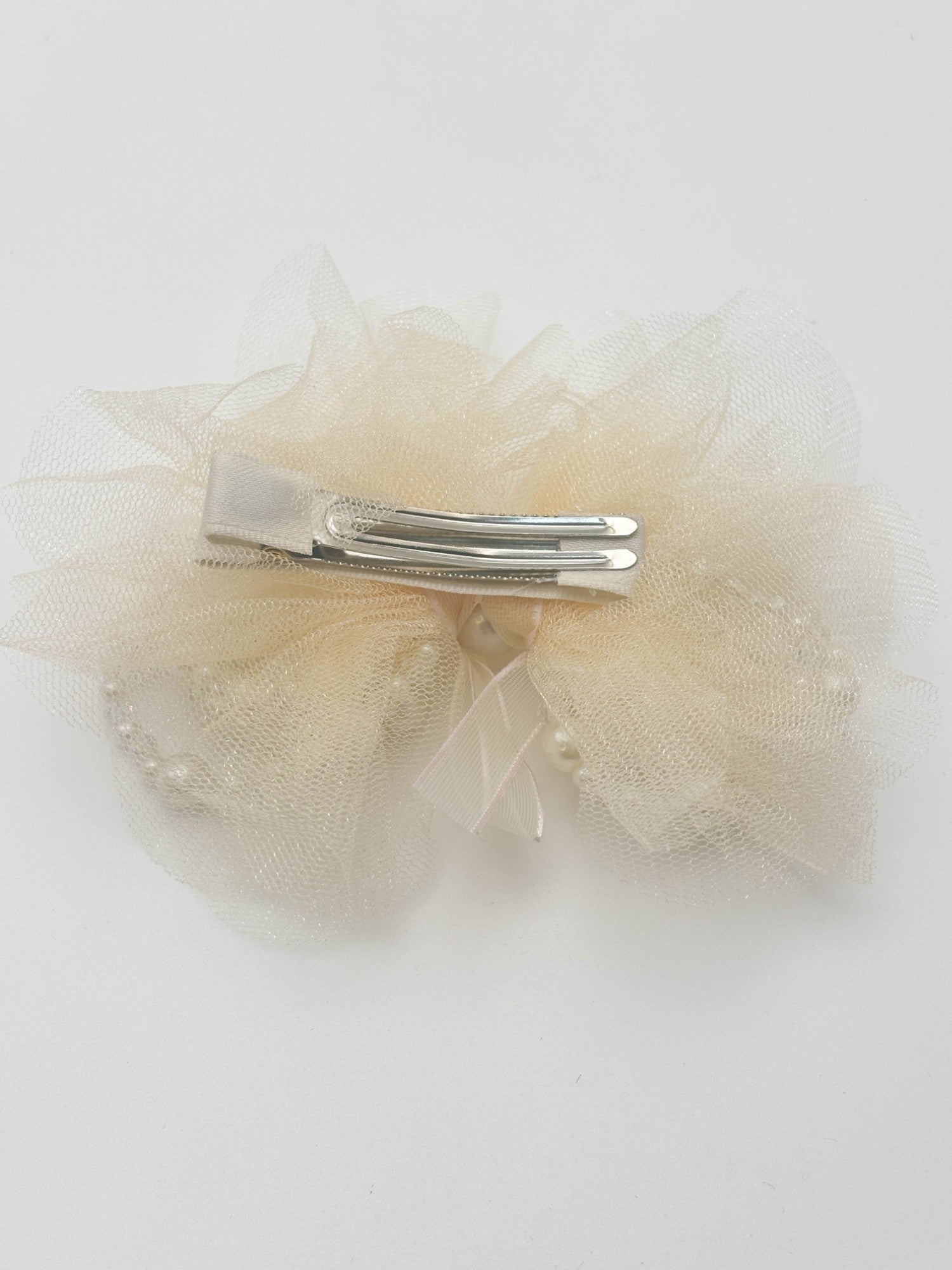 Blush Pearl Tulle Hair Clip | Petite & Posh