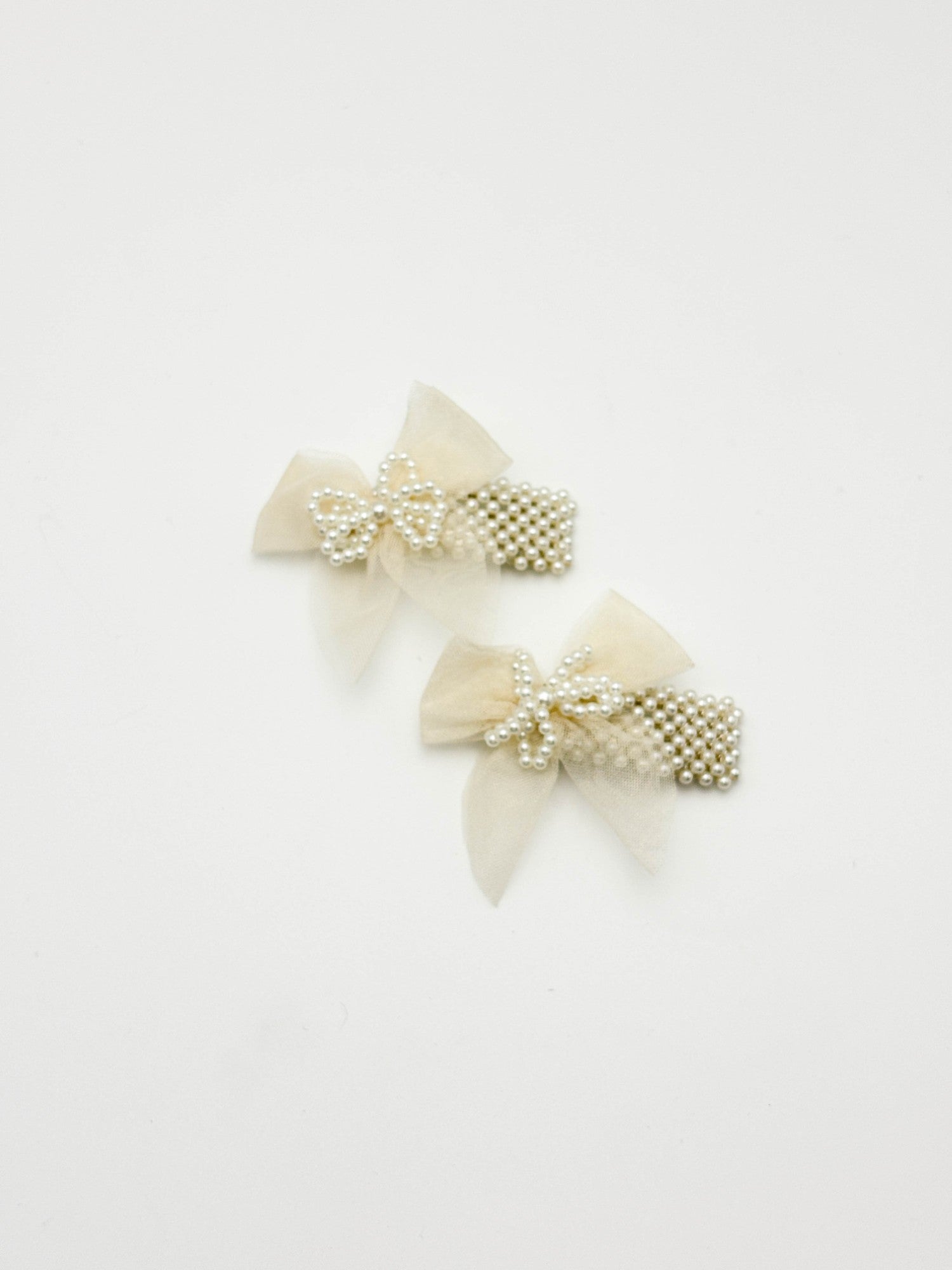 Pearl Bow Hair Clip