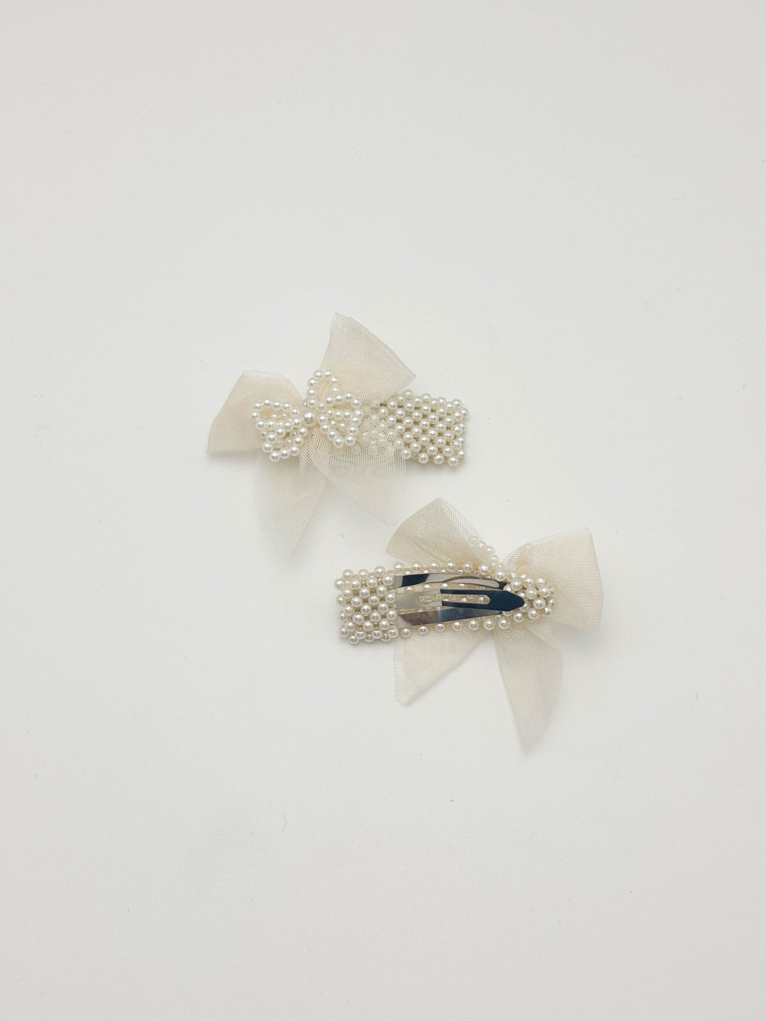 Pearl Bow Hair Clip