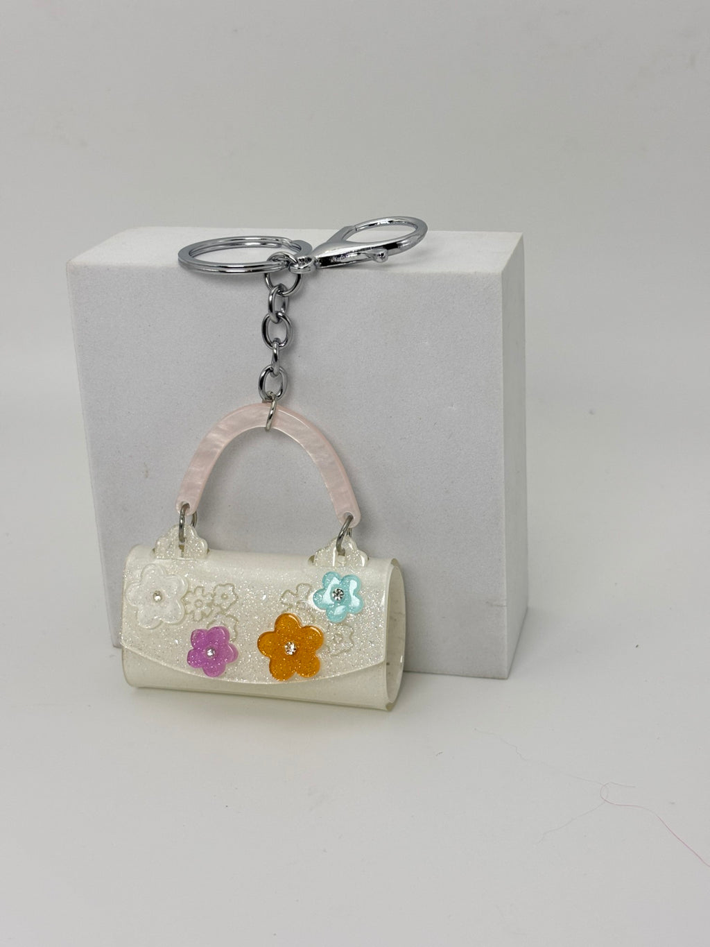 Cute Mini Flower Handbag Keychain – Aesthetic Gen-Z Bag Charm