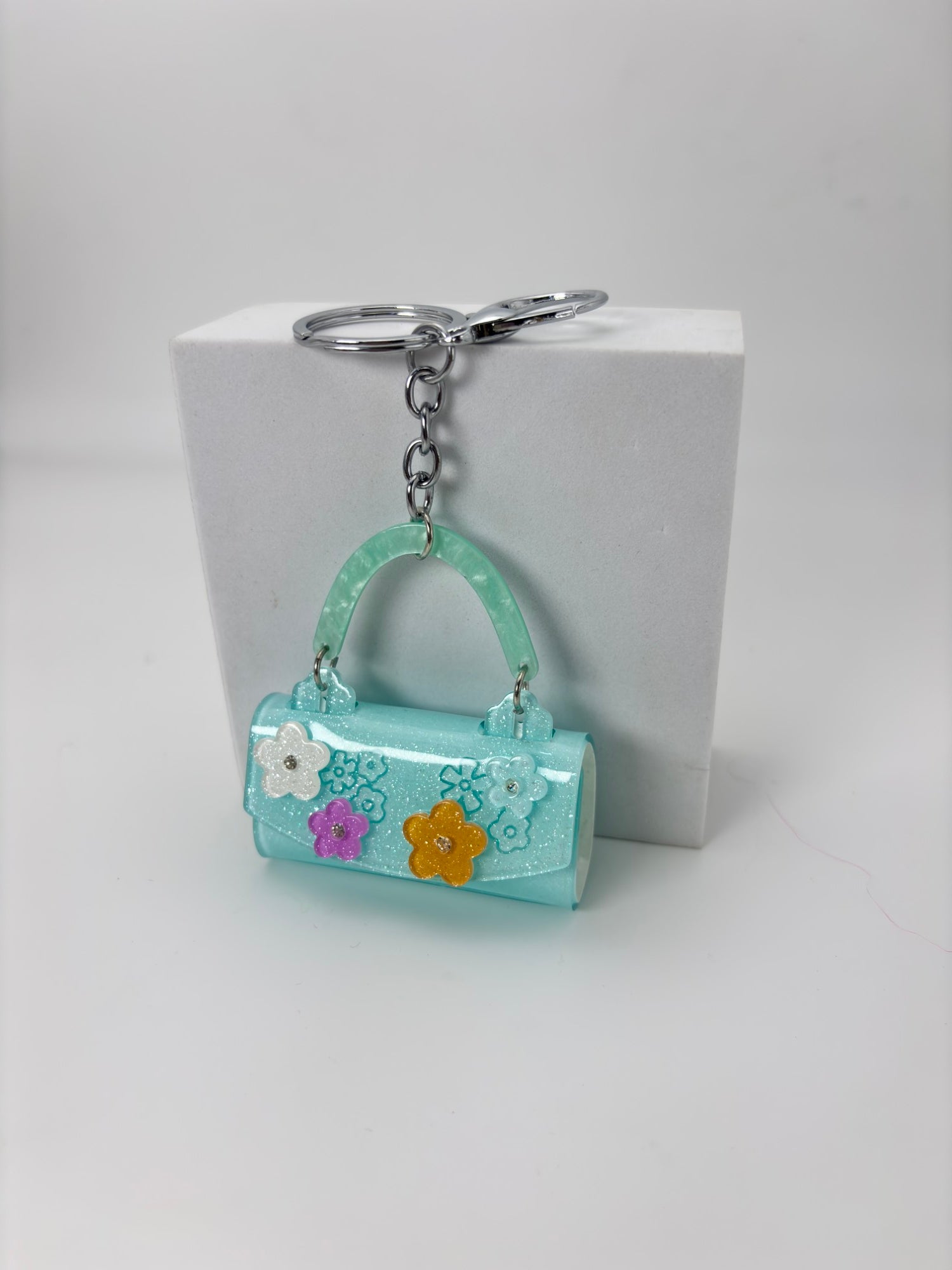 Cute Mini Flower Handbag Keychain – Aesthetic Gen-Z Bag Charm