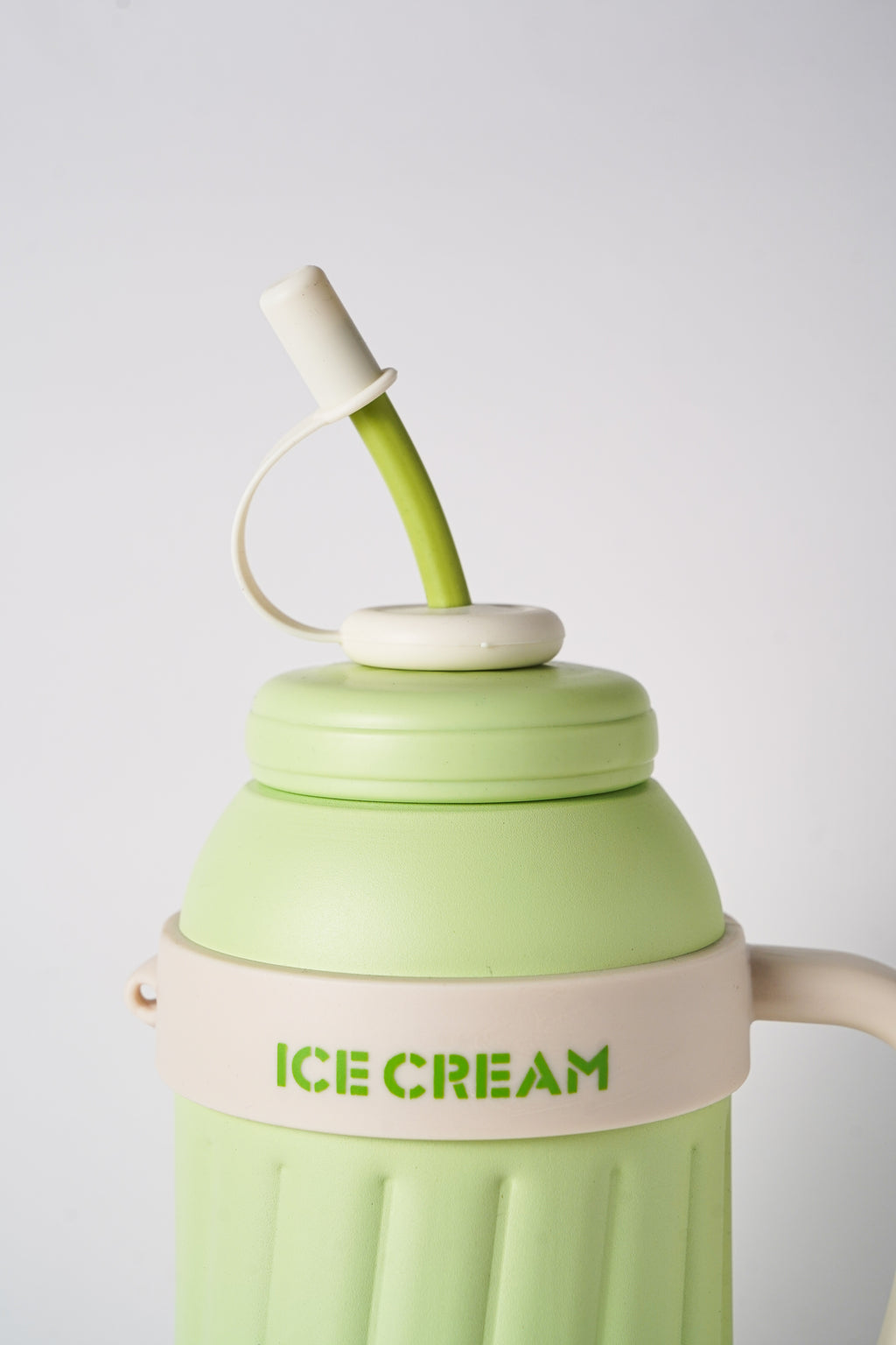 زجاجات آيس كريم صغيرة وأنيقة