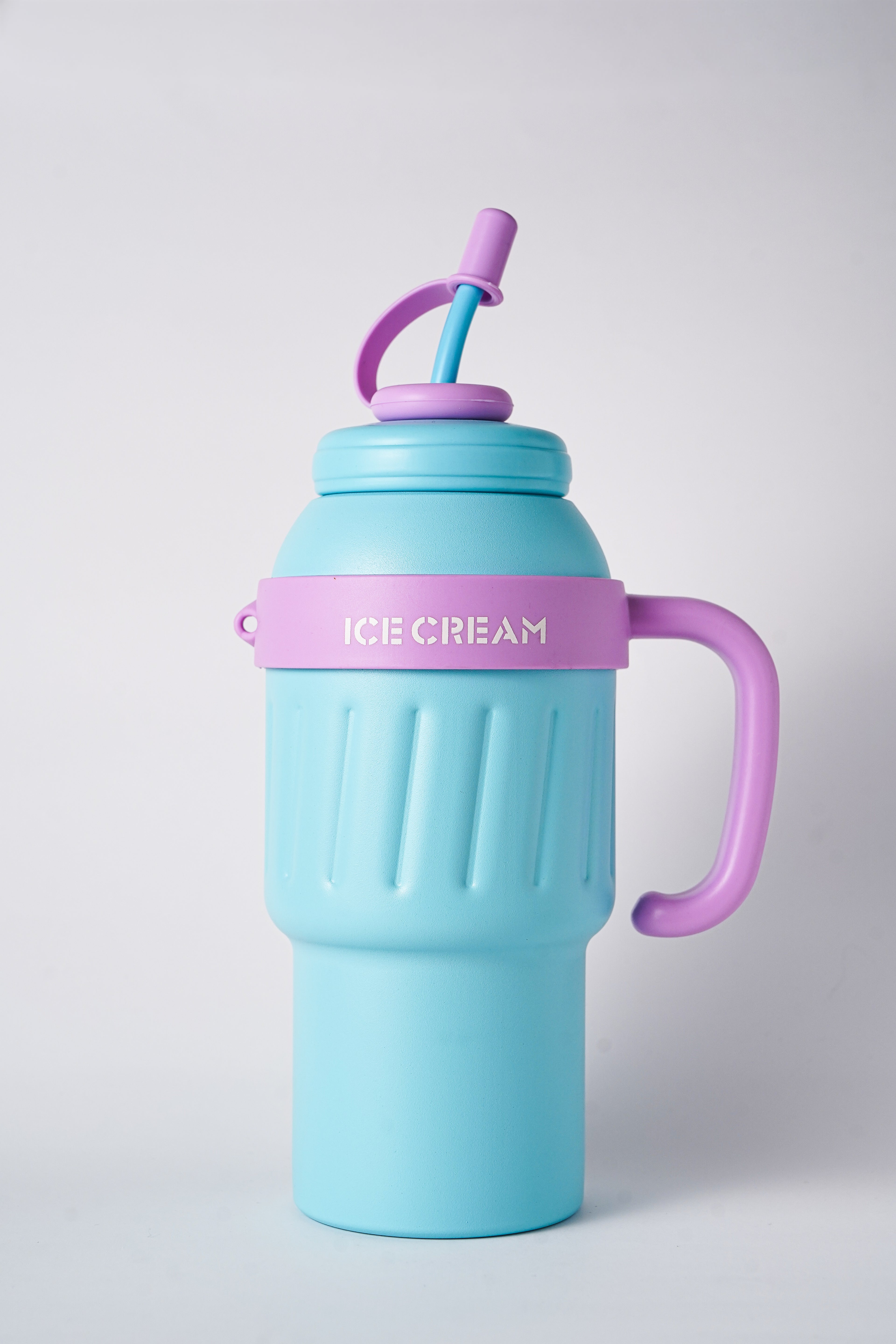 زجاجات آيس كريم صغيرة وأنيقة