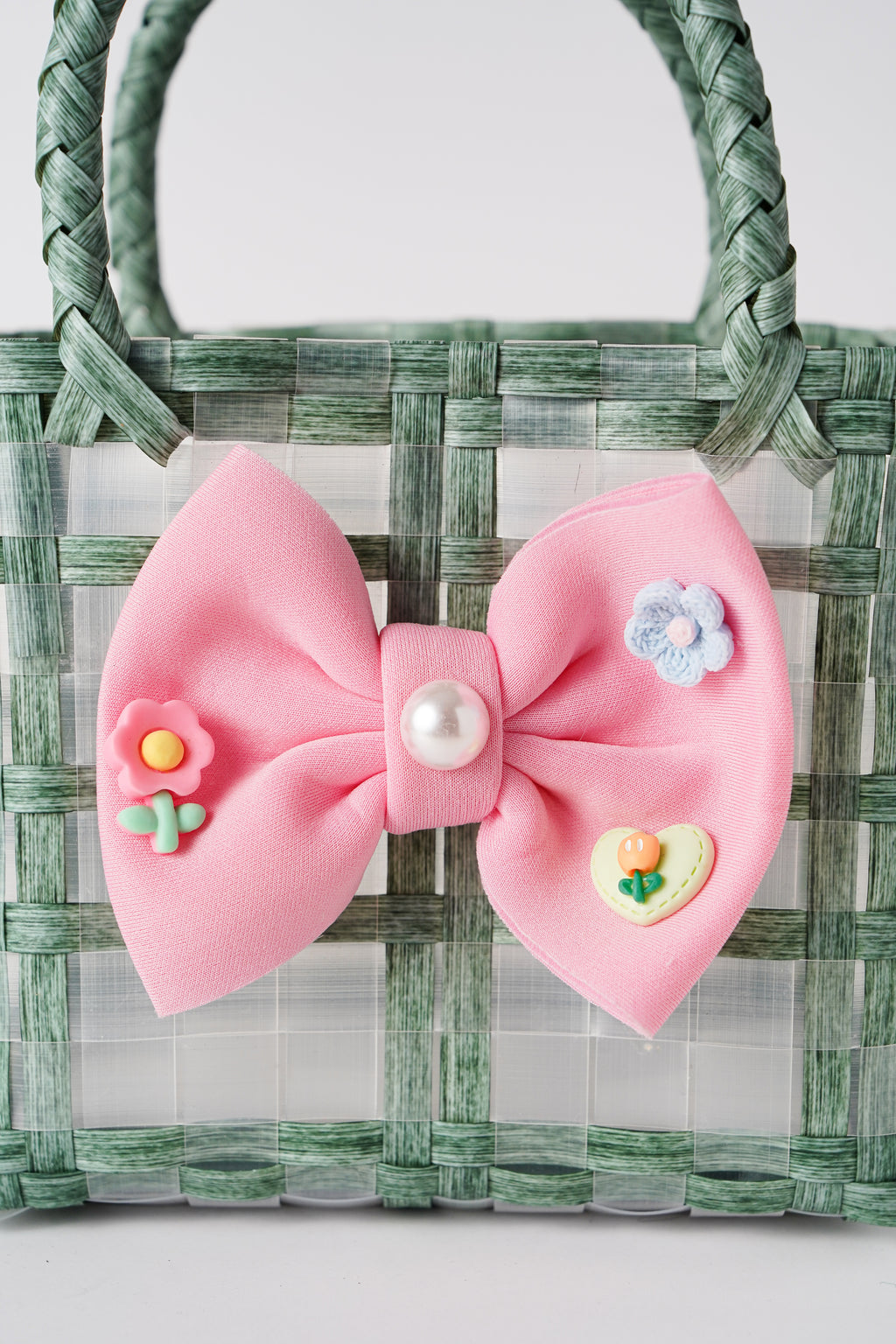 سلال قصب صغيرة وأنيقة