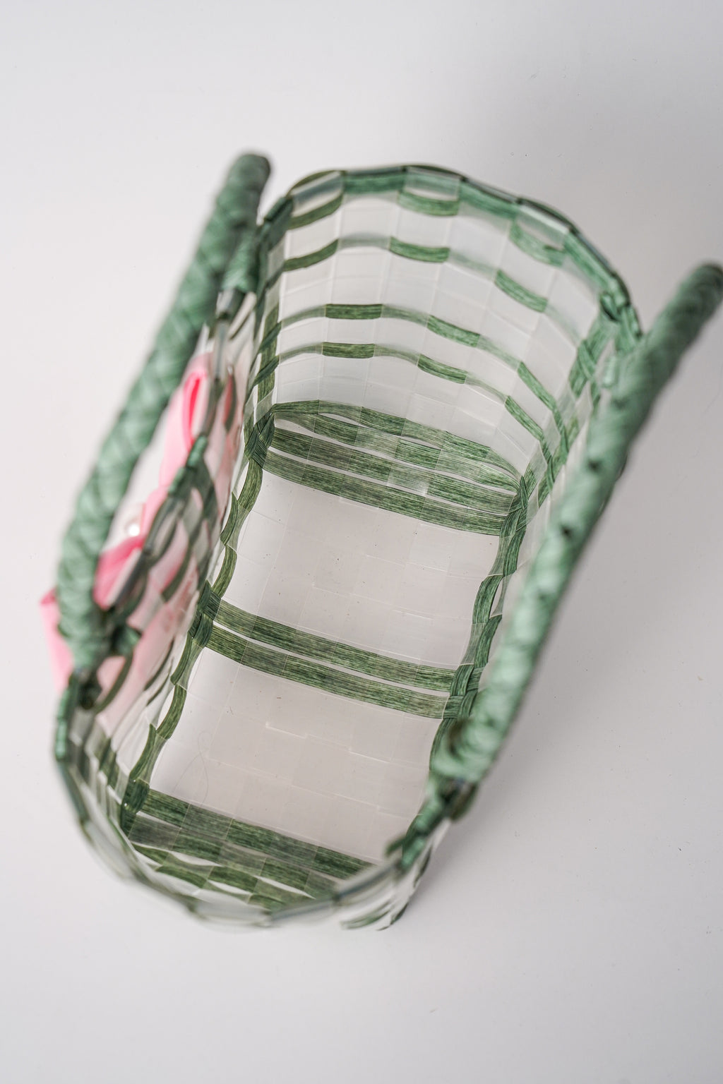 سلال قصب صغيرة وأنيقة