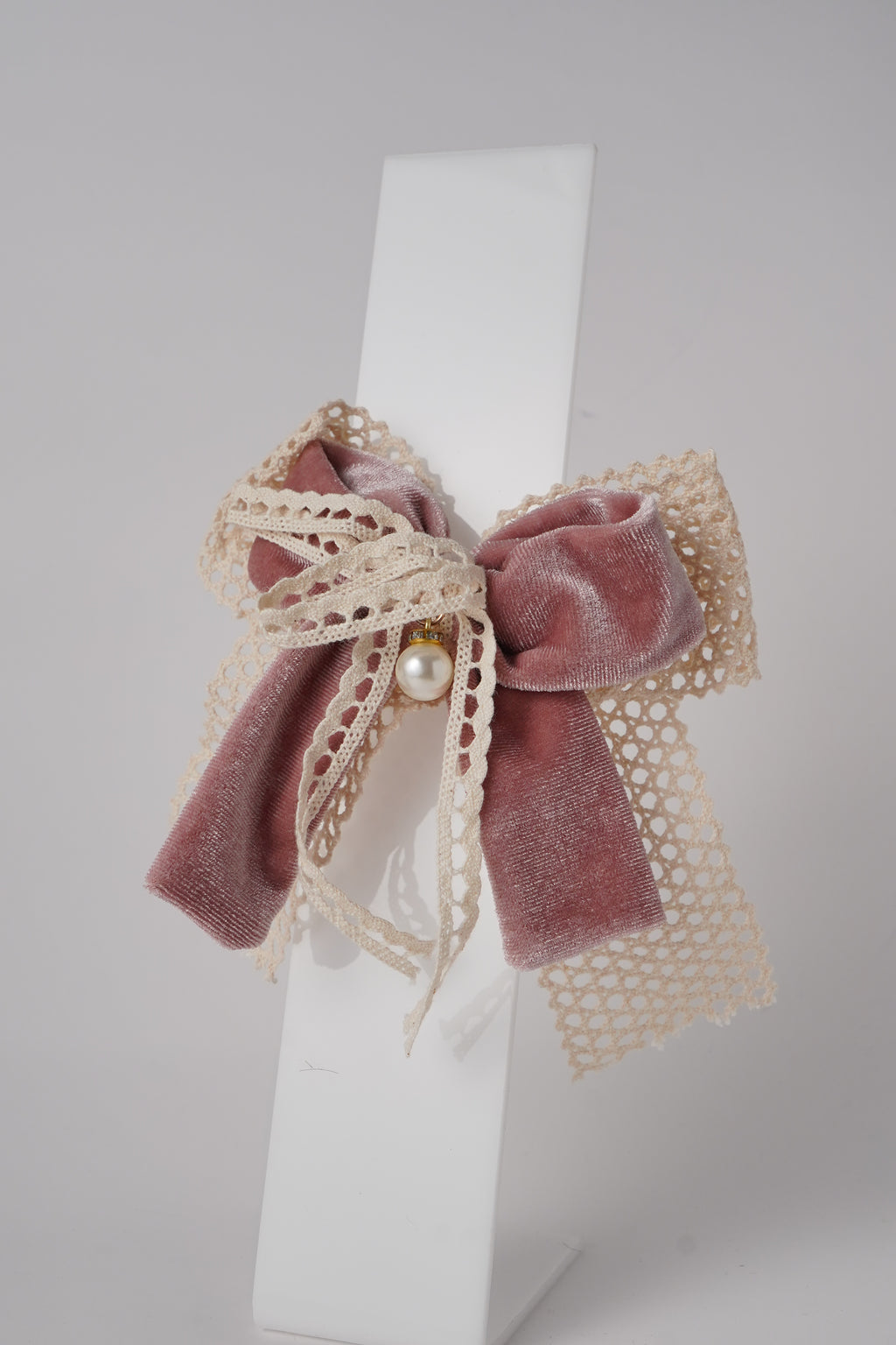 Velvet Alligator Clip with Lace Bow & Pearl Elegant Hair Accessory for Girls