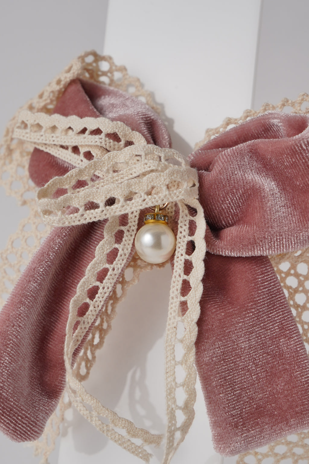 Velvet Alligator Clip with Lace Bow & Pearl Elegant Hair Accessory for Girls