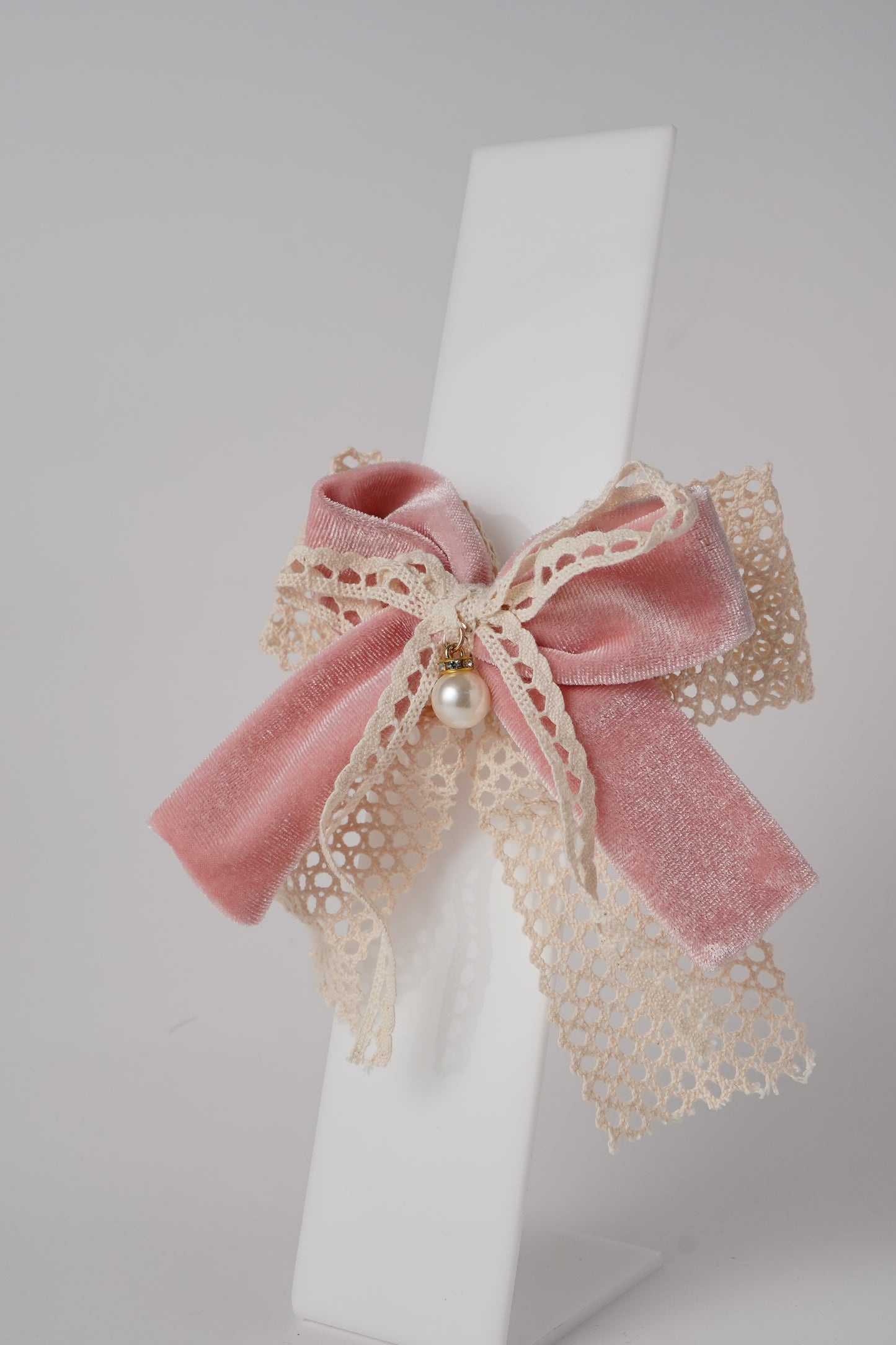 Velvet Alligator Clip with Lace Bow & Pearl Elegant Hair Accessory for Girls