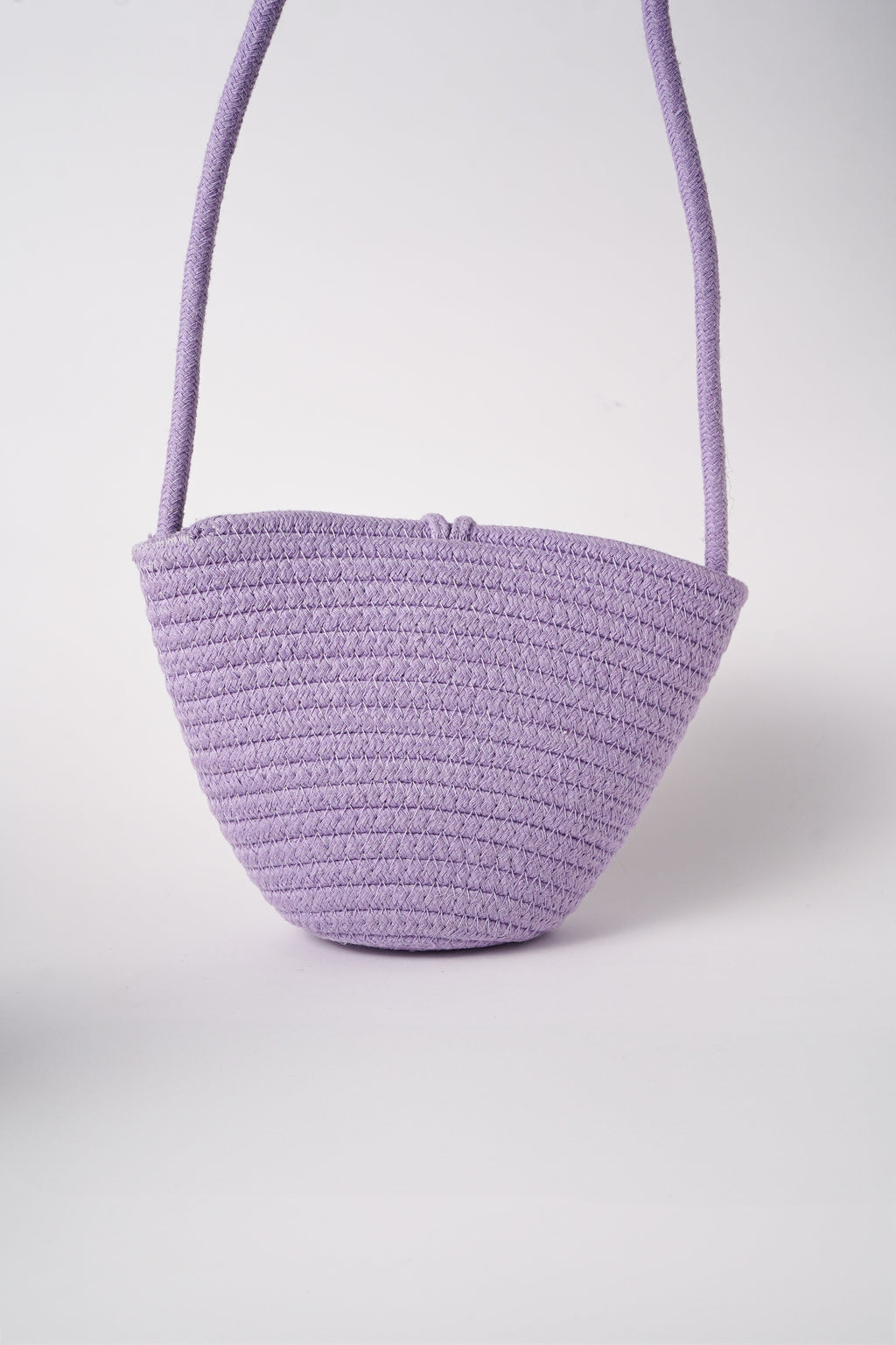 حبال منسوجة صغيرة وأنيقة