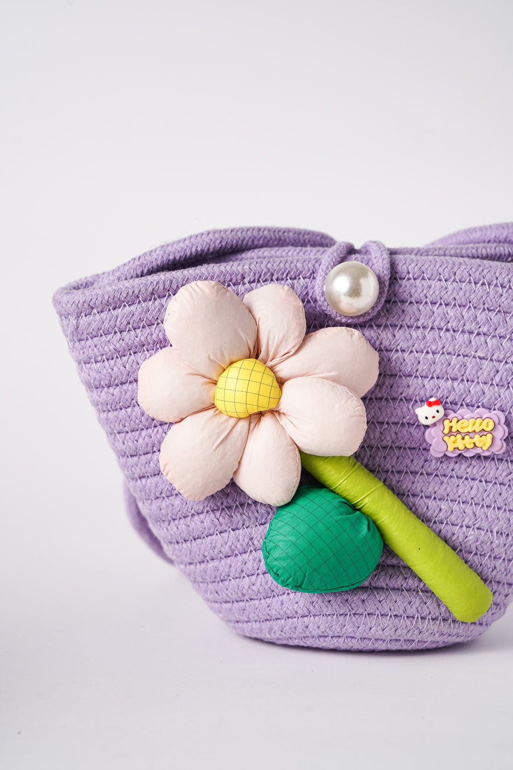 حبال منسوجة صغيرة وأنيقة