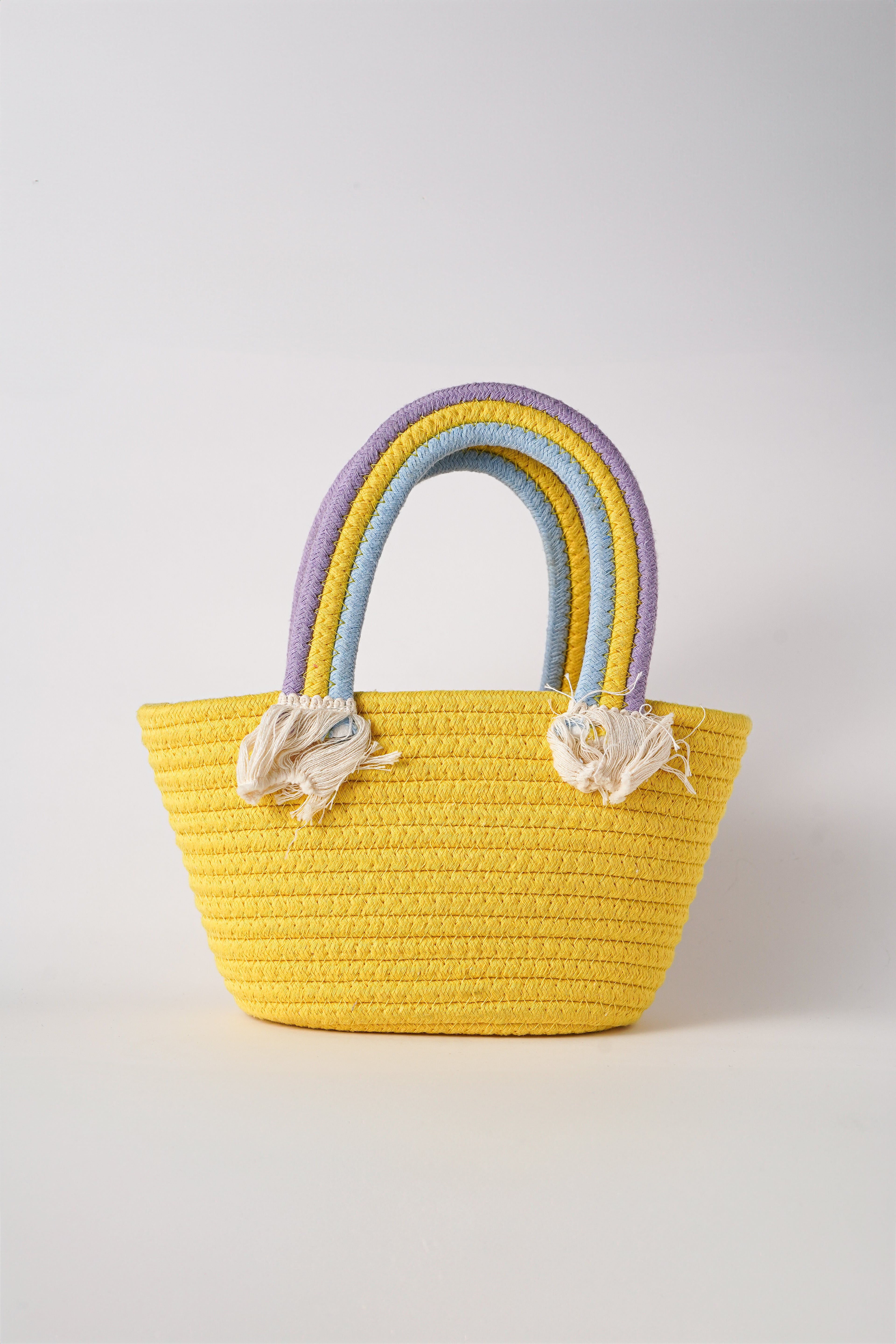 Woven tote basket