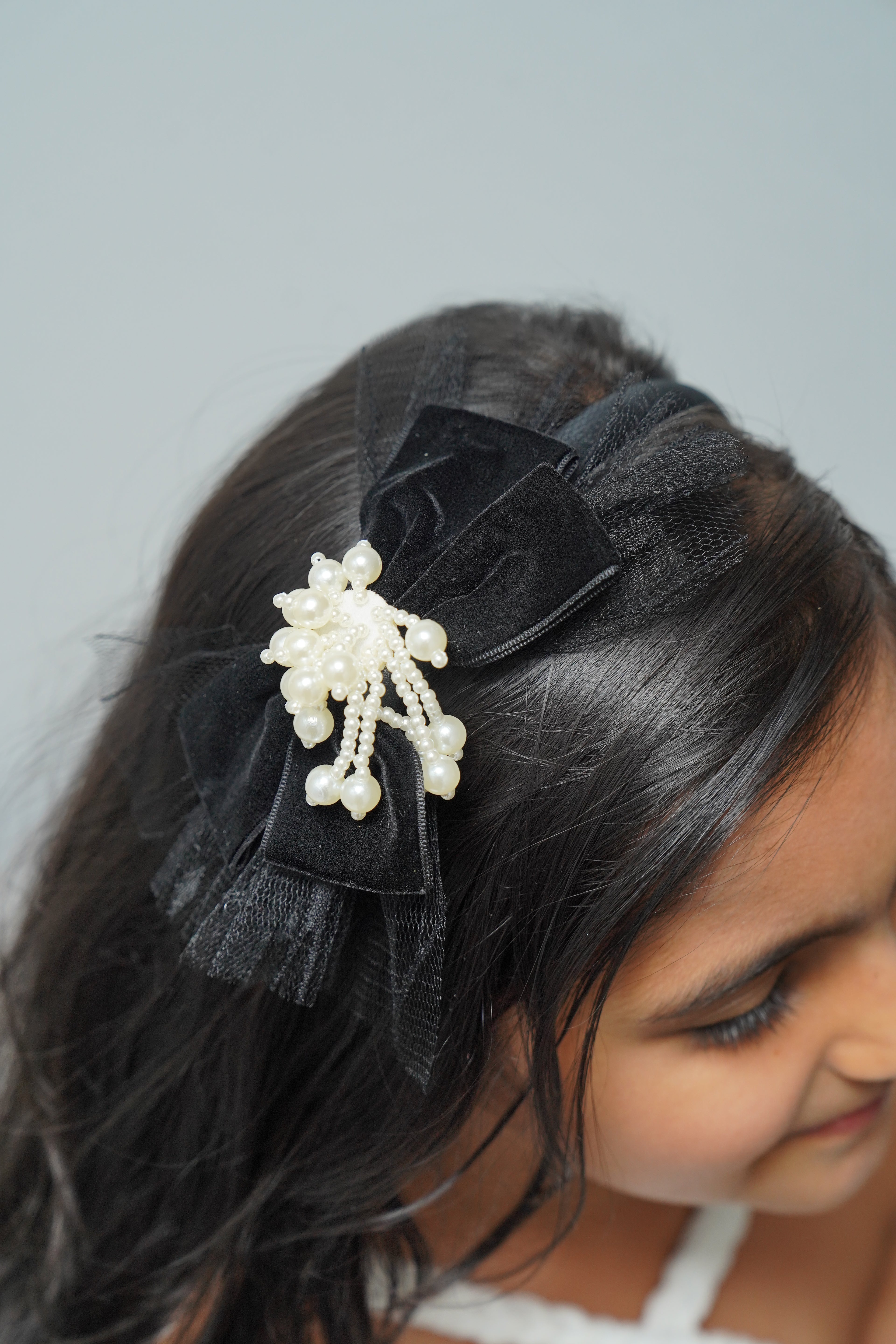 Black Velvet Bow Pearl Cluster Embellishment Hairband
