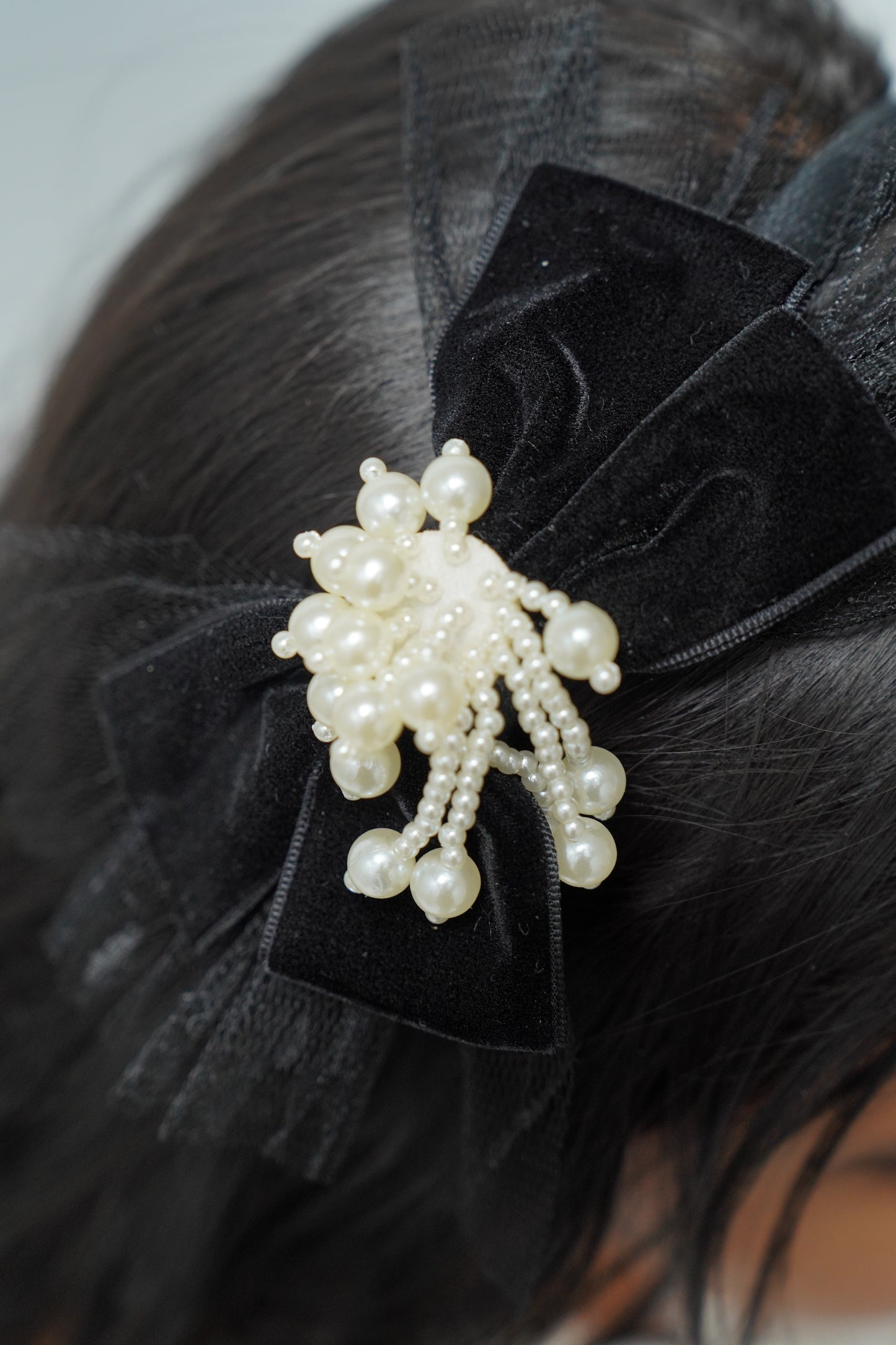 Black Velvet Bow Pearl Cluster Embellishment Hairband