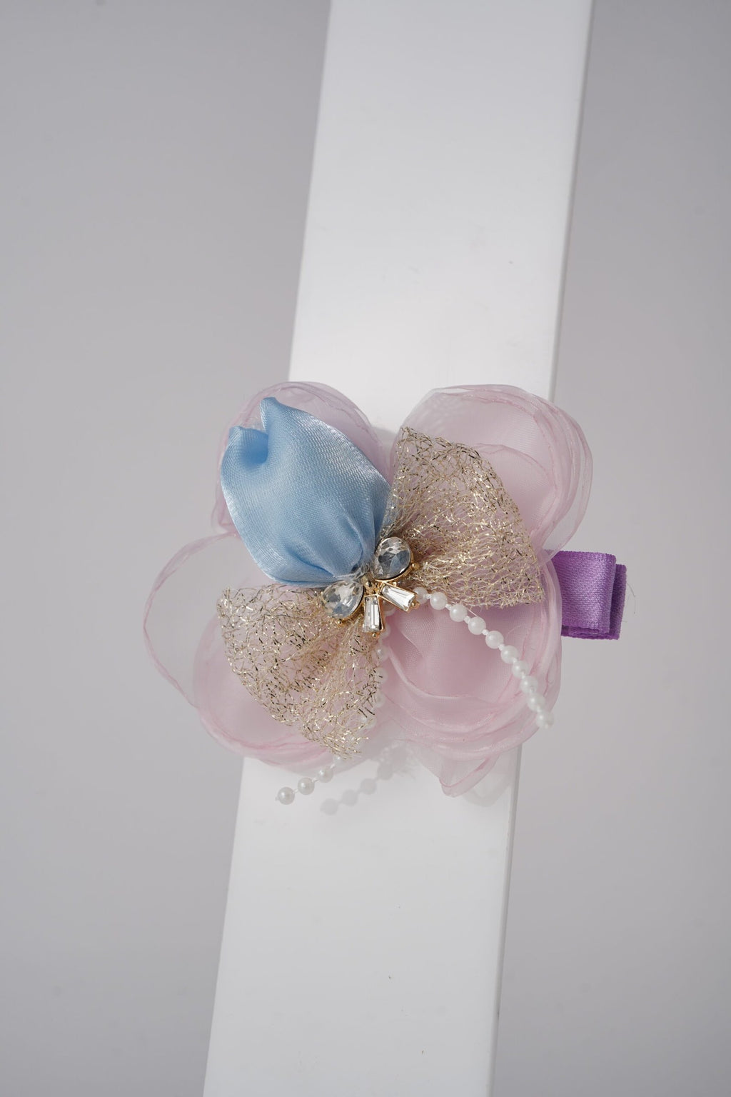 Floral Hairclip with Pearl & Crystal Embellishments Elegant Party Hair Accessory for Girls