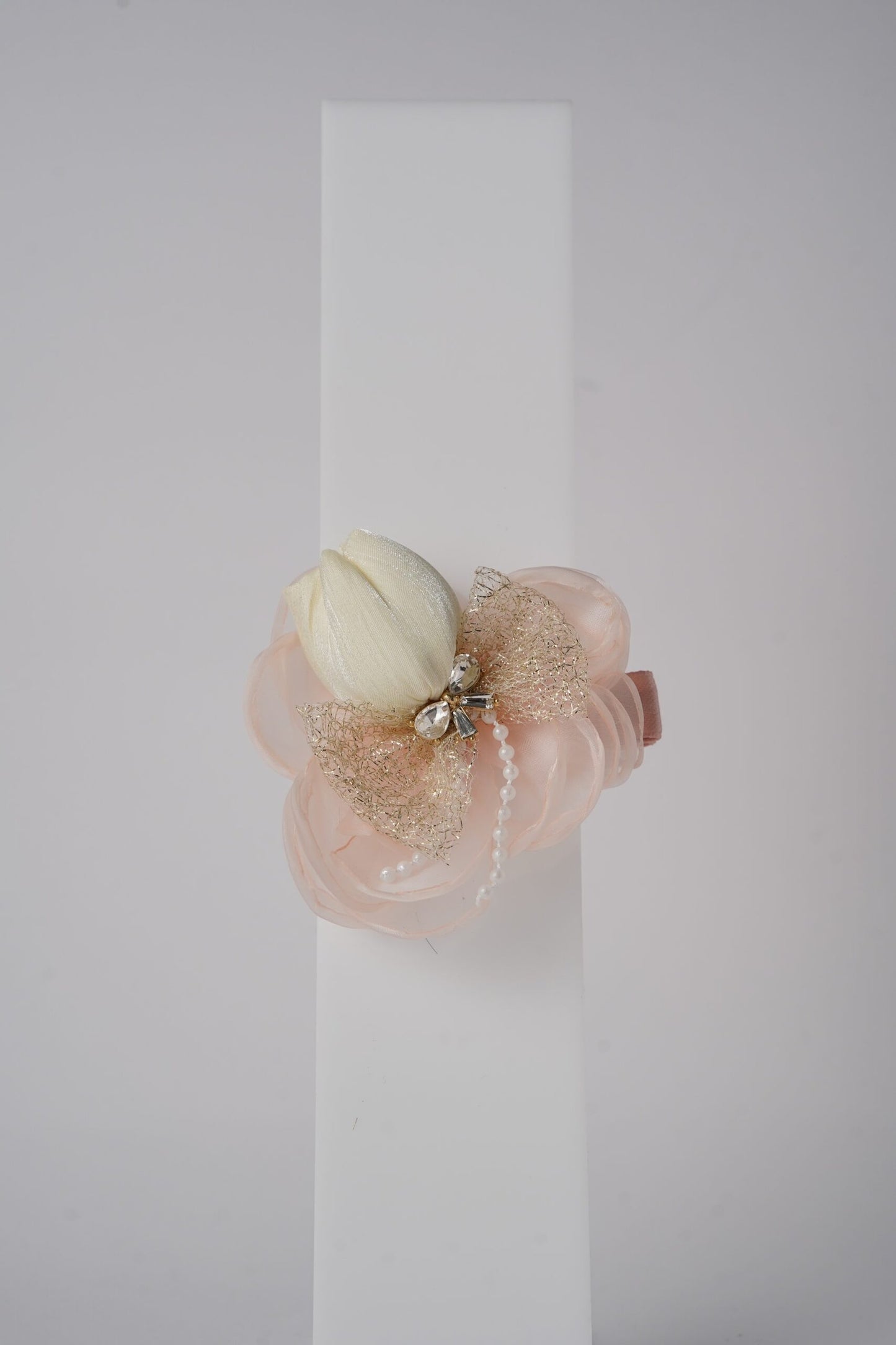 Floral Hairclip with Pearl & Crystal Embellishments Elegant Party Hair Accessory for Girls